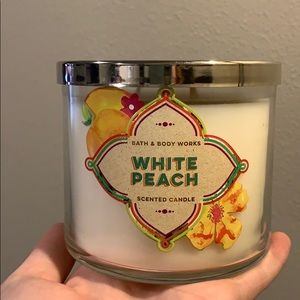 Bath and Body Works White Peach Candle